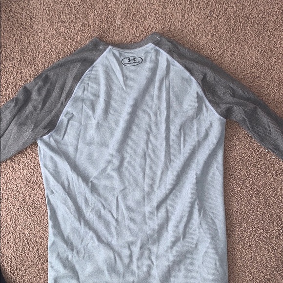 Under Armour long sleeve - Picture 2 of 2